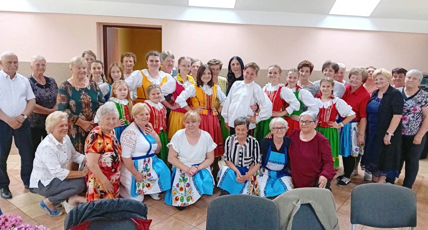 GMINA SMYKÓW. Zespół Królewiaczki połączył pokolenia