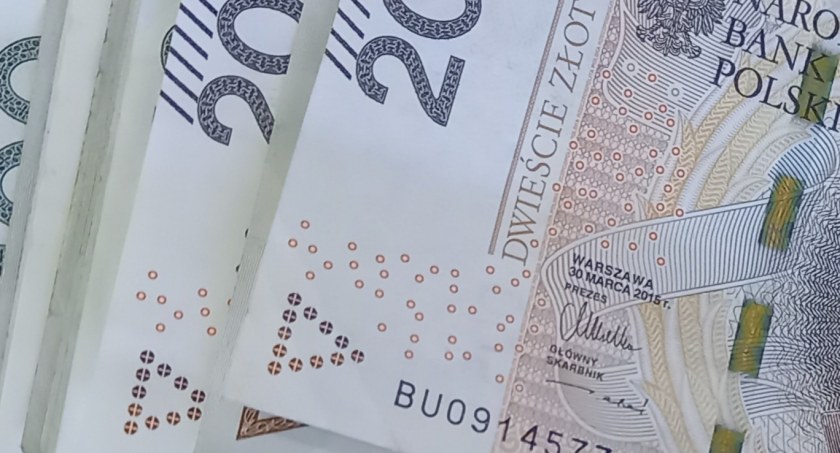 Zaglądamy do kieszeni starosty, burmistrzów i wójtów z powiatu koneckiego