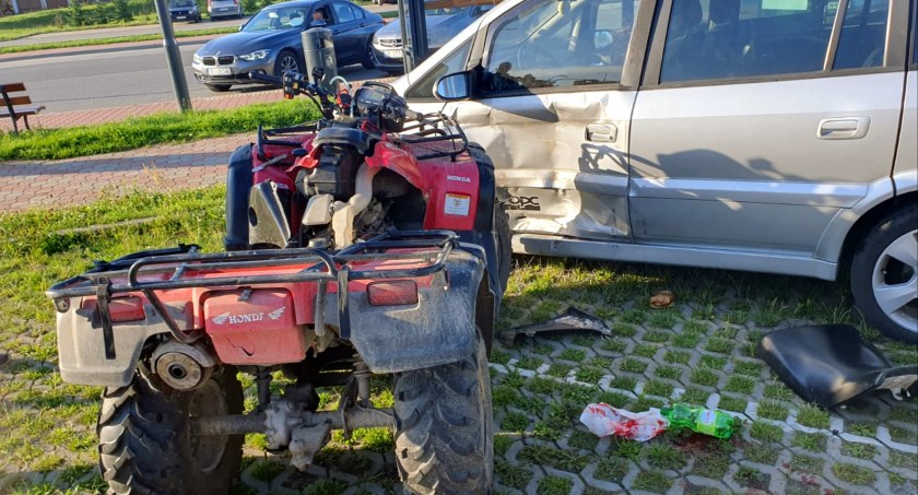 KOŃSKIE. Quad najechał na opla