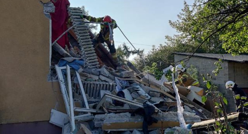 PILNE: wybuch butli z gazem w miejscowości Rogów. Trwa strażacka akcja