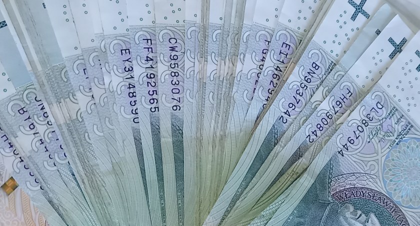 Ile będzie zarabiać dyrektorka Publicznego Zakładu Opieki Zdrowotnej w Radoszycach?