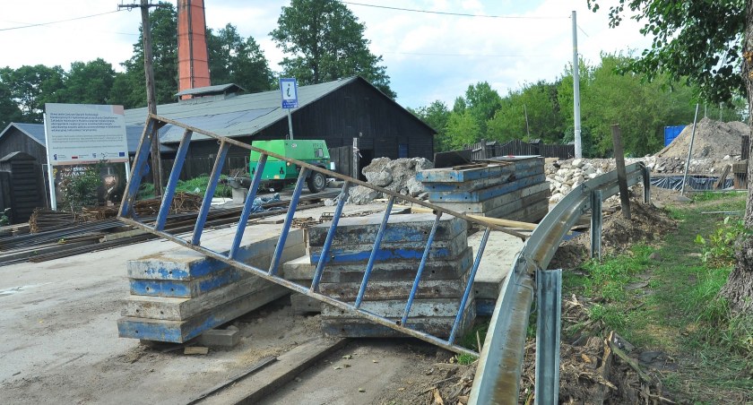 W Maleńcu trwa przebudowa drogi, mostów i stawideł [ZDJĘCIA]
