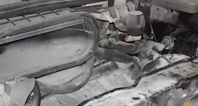 PODLESIE. Pożar w komorze silnikaPożar w komorze silnika