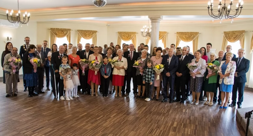 GMINA SMYKÓW. W Miedzierzy obchodzili Złote Gody