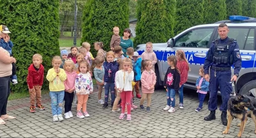 Atrakcje dla uczniów i przedszkolaków w Końskich w ramach akcji Bezpieczna droga do szkoły.