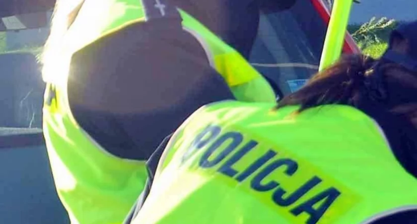 Na przejściu dla pieszych w Końskich samochód potrącił dwie kobiety
