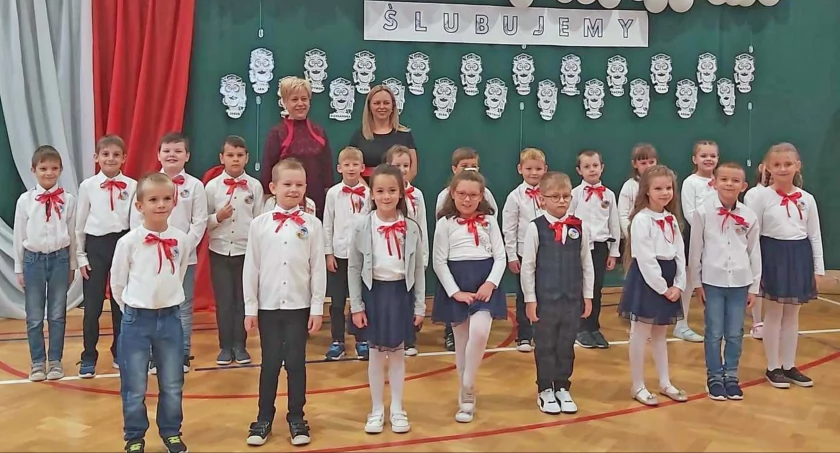 Ślubowanie złożyli pierwszoklasiści w Dziebałtowie