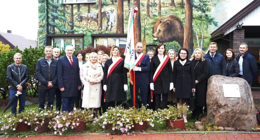 Sztandar gminy poświęcony w Gowarczowie