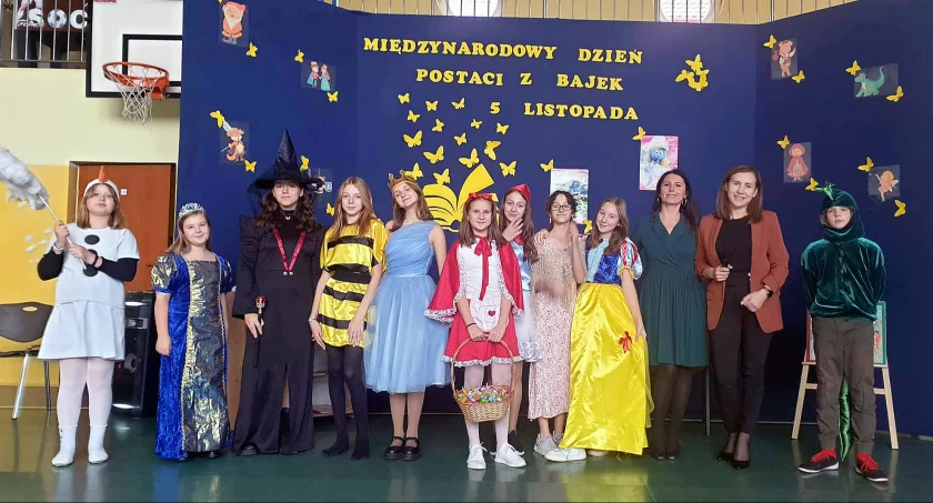 Gmina Smyków. Radosne świętowanie w królewieckiej akademii [ZDJĘCIA]