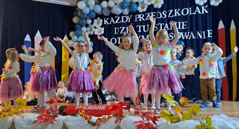 Motylki i Sówki pasowane na przedszkolaków w Stadnickiej Woli