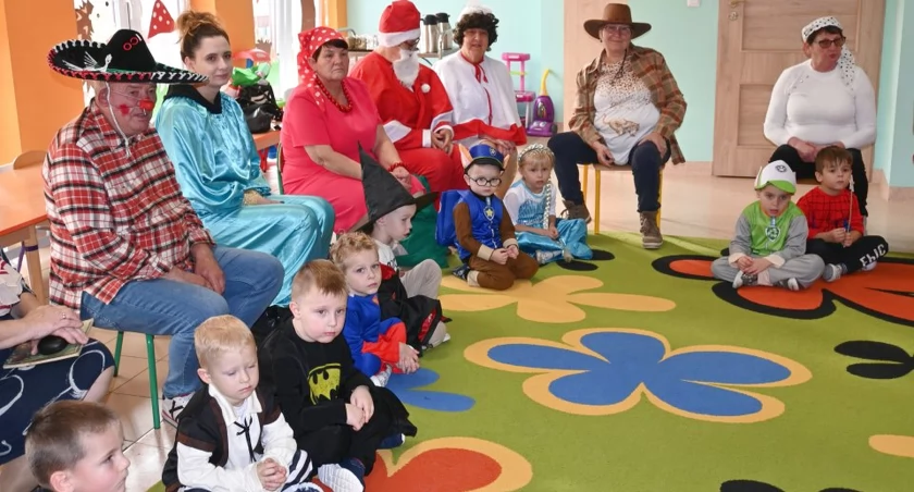 W Radoszycach zainaugurowali integracyjny program międzypokoleniowy