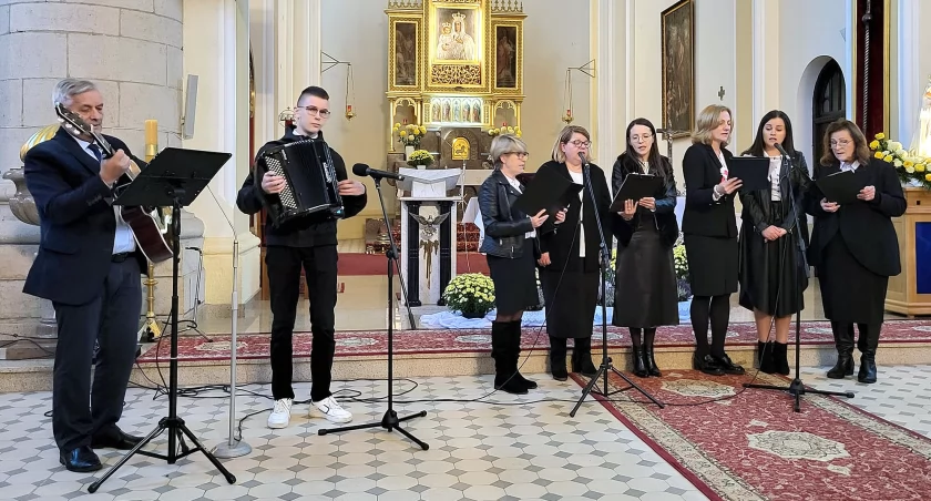 W gminie Smyków świętowali 105 rocznicę odzyskania niepodległości