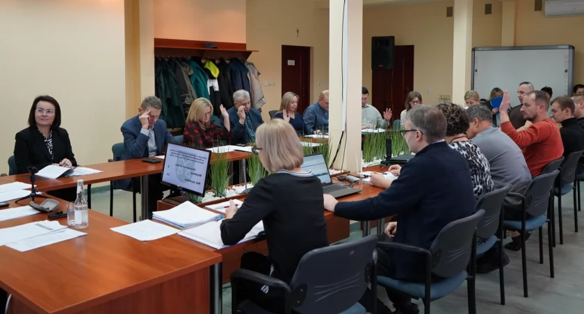 W gminie Gowarczów mieszkańcy zapłacą mniej za wywóz śmieci