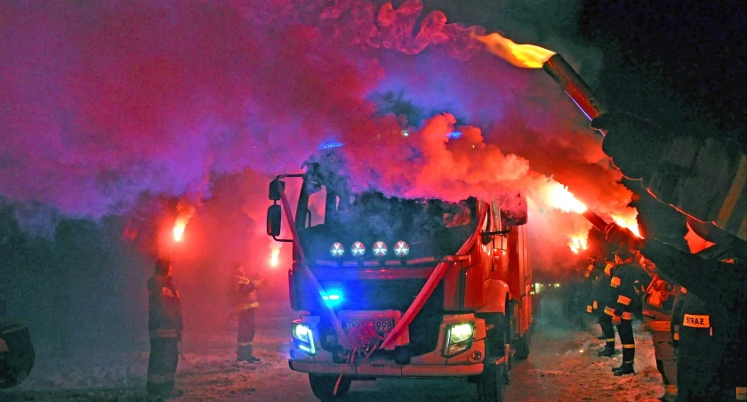 Nowy ratowniczo-gaśniczy volvo dla strażaków z Końskich