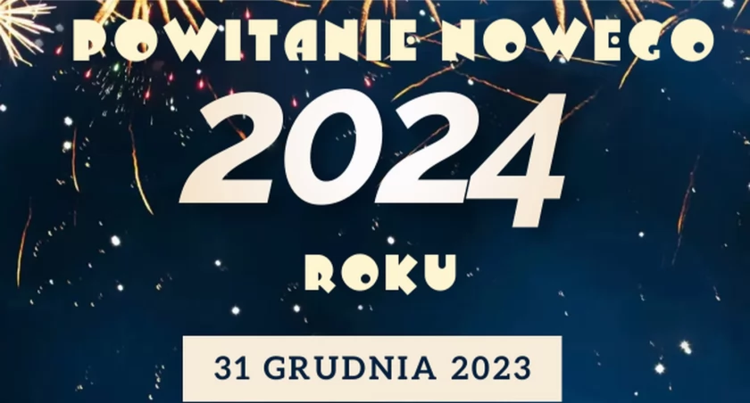 W Stąporkowie powitają Nowy 2024 Rok przed budynkiem domu kultury