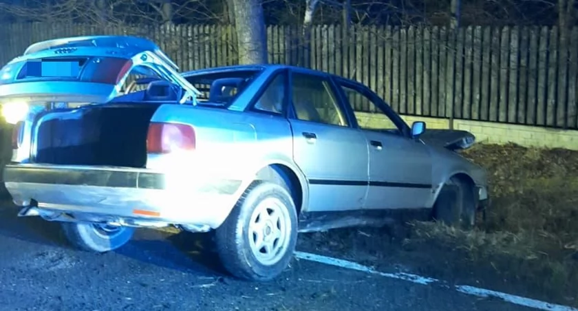 GMINA KOŃSKIE. Na prostym odcinku drogi Dęba - Nowy Kazanów kierowca stracił panowanie nad samochodem i...
