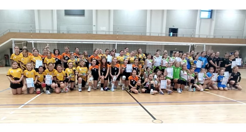 RADOSZYCE. Czwartoklasistki z Akademii Siatkówki PGE Skry Bełchatów rozpoczęły przygodę ze sportem