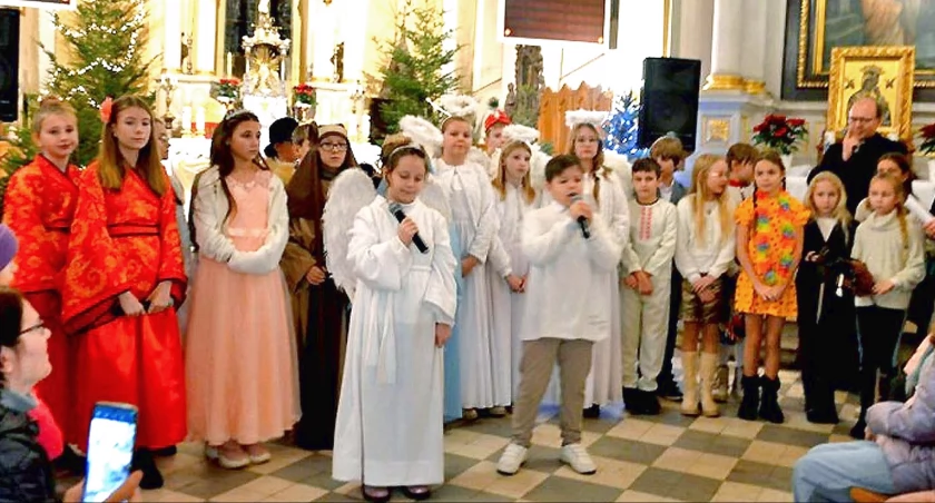 KOŃSKIE. Przedstawienie pierwszej miary na Boże Narodzenie - jasełka w koneckiej Kolegiacie [ZDJĘCIA]