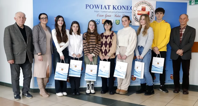KOŃSKIE. Rozstrzygnęli powiatowy etap XXXI Ogólnopolskiej Olimpiady Zdrowia Polskiego Czerwonego Krzyża z Biedronką