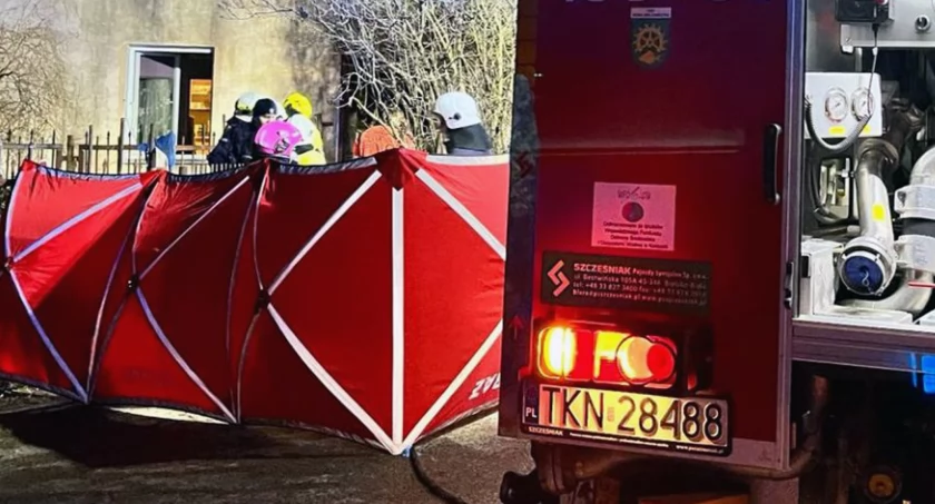 RUDA MALENIECKA. Mimo akcji ratunkowej mężczyzna z płonącego domu zmarł