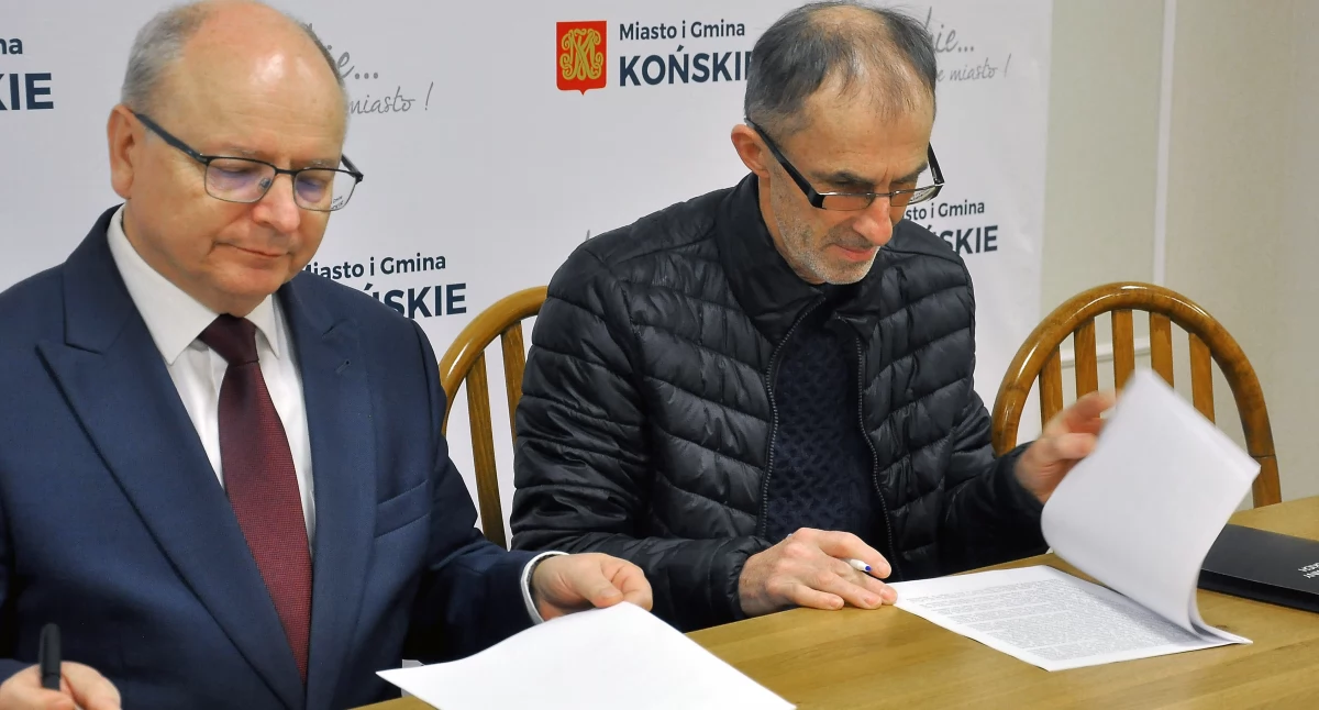 KOŃSKIE. Widzę ciemność. Widzę jasność. Nowa umowa z nowym konserwatorem oświetlenia podpisana