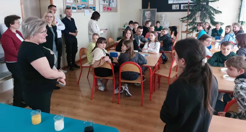 Jeść zdrowo i prawidłowo. Warsztaty dietetyczne w szkole w Kłucku [ZDJĘCIA]
