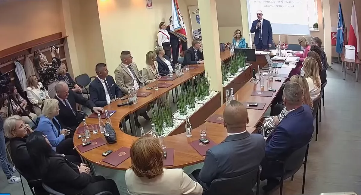 GMINA GOWARCZÓW. Pierwsze głosowania i wybory radnych dokonaneI