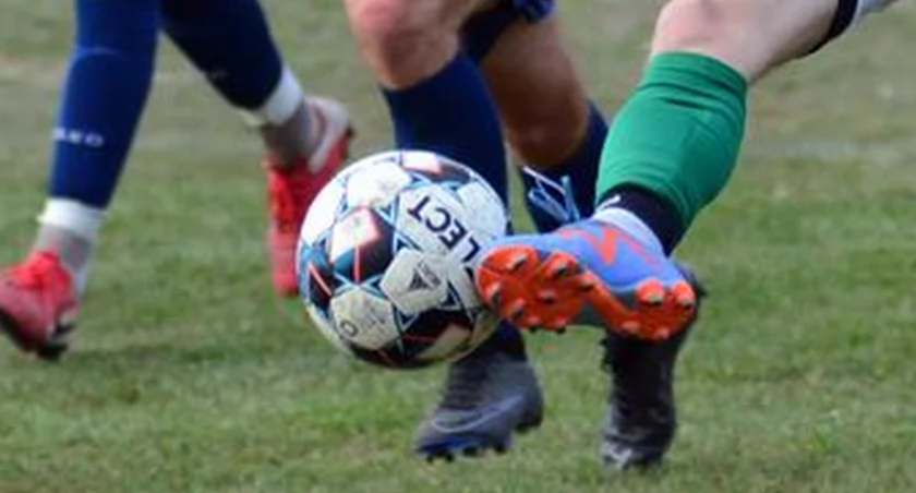 Klasa A, grupa 1. Derby powiatu koneckiego w Smykowie. Kto będzie lepszy?