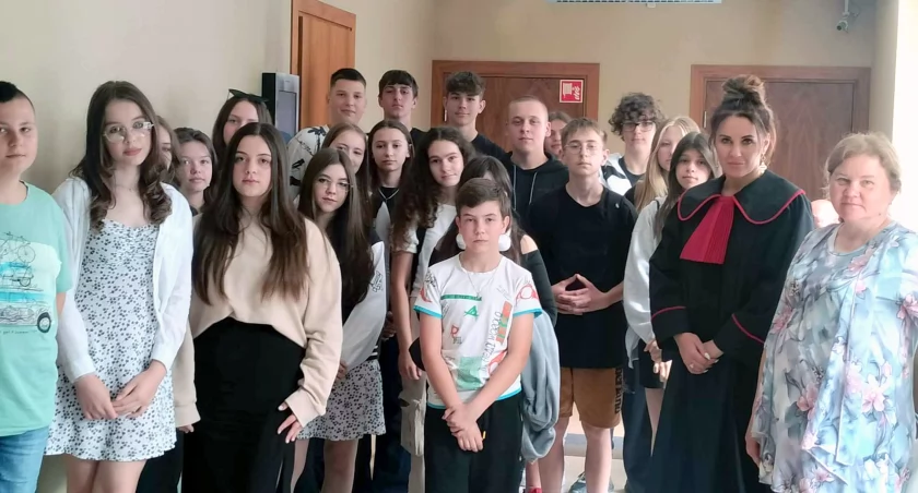 MIEDZIERZA - KOŃSKIE. Spotkali się z Temidą. Zajęcia edukacyjne w sądzie