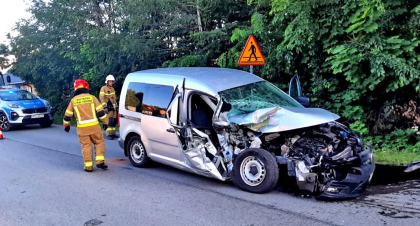 GMINA SŁUPIA KONECKA. Volkswagena staranował traktor