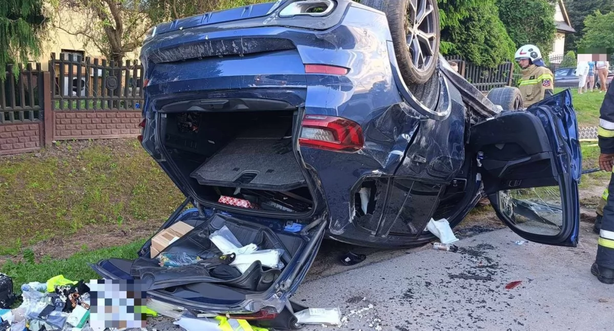 SMYKÓW. Zderzyły się osobowe auta. Poszkodowanych nie było [ZDJĘCIA]