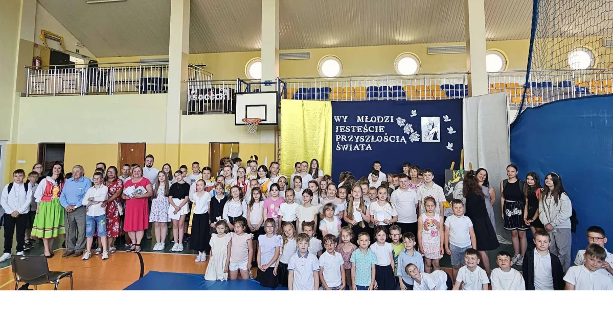 Hala sportowa salonem poezji. Poezja, muzyka i wspomnienia - chwile radości i natchnienia w Królewcu [ZDJĘCIA]
