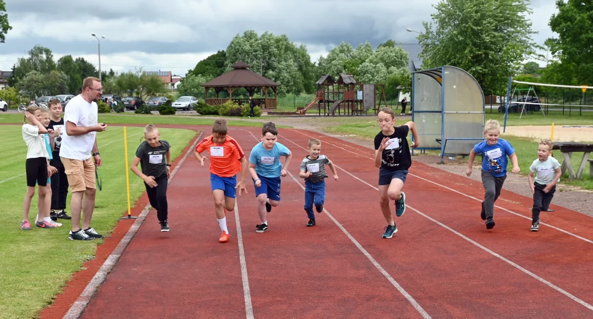 RADOSZYCE. Gminny Dzień Dziecka na sportowo, choć nie tylko [GALERIA ZDJĘĆ]