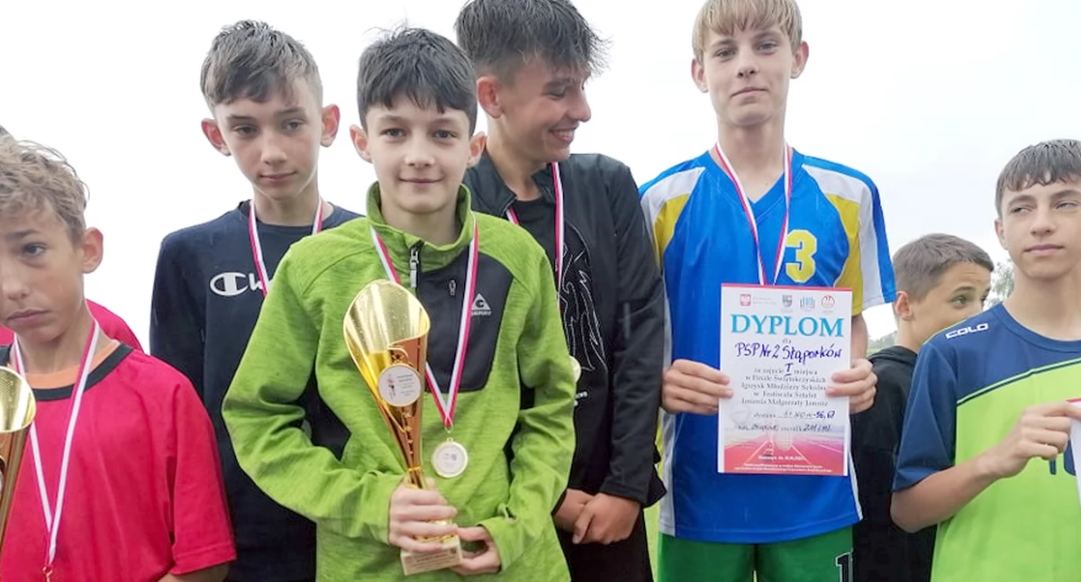 Sukcesy stąporkowskiej Dwójki w Finale Świętokrzyskich Igrzysk Młodzieży Szkolnej w biegach sztafetowych
