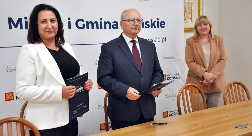 GMINA KOŃSKIE. Nowe lampy i kamery na ulicach. Jak w Hollywood!