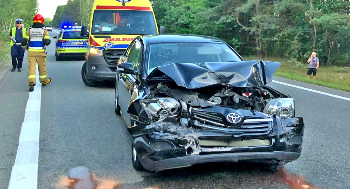 RUDA MALENIECKA. Najechał toyotą na citroena. Dwie osoby trafiły do szpitala