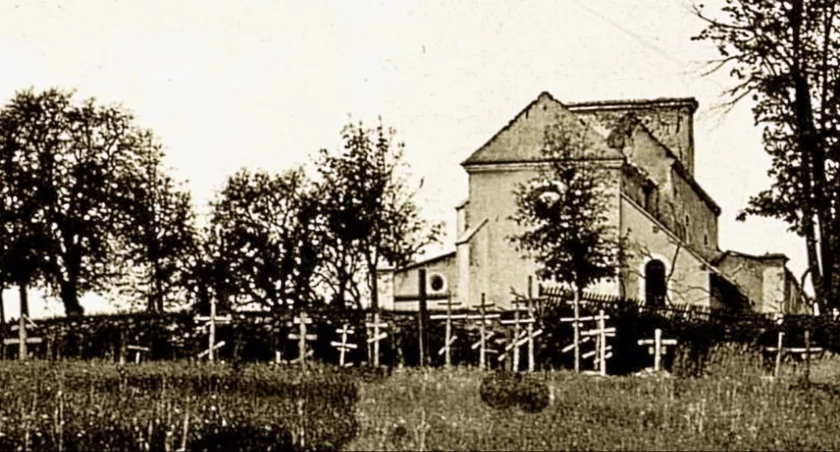 FAŁKÓW.  Czermno. Odnowią kościoły, mauzoleum i cmentarz wojenny. Są pieniądze