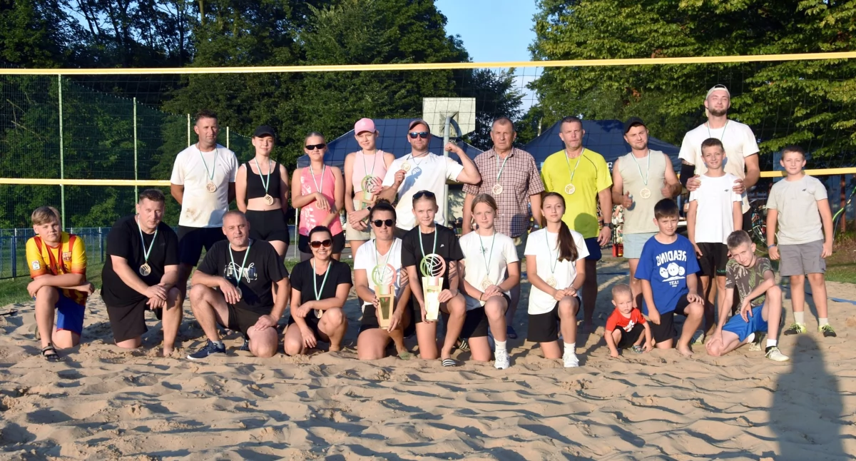 GLKS Fałków zorganizował Totalnie Amatorski, Rodzinny, Przyjacielski Turniej Piłki Siatkowej Plażowej 3x3