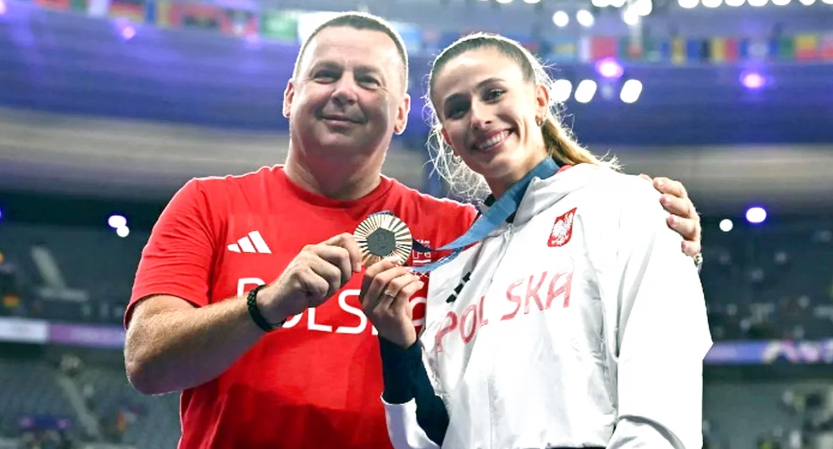 Trzeci medal olimpijski Natalii Kaczmarek! Triumf biegaczki i jej trenera Marka Rożeja