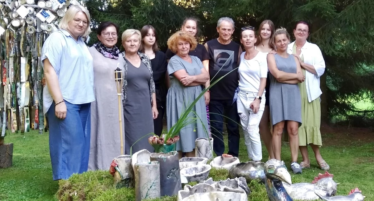 GMINA KOŃSKIE. Finisaż pleneru ceramików w siedlisku w Kornicy [GALERIA ZDJĘĆ]