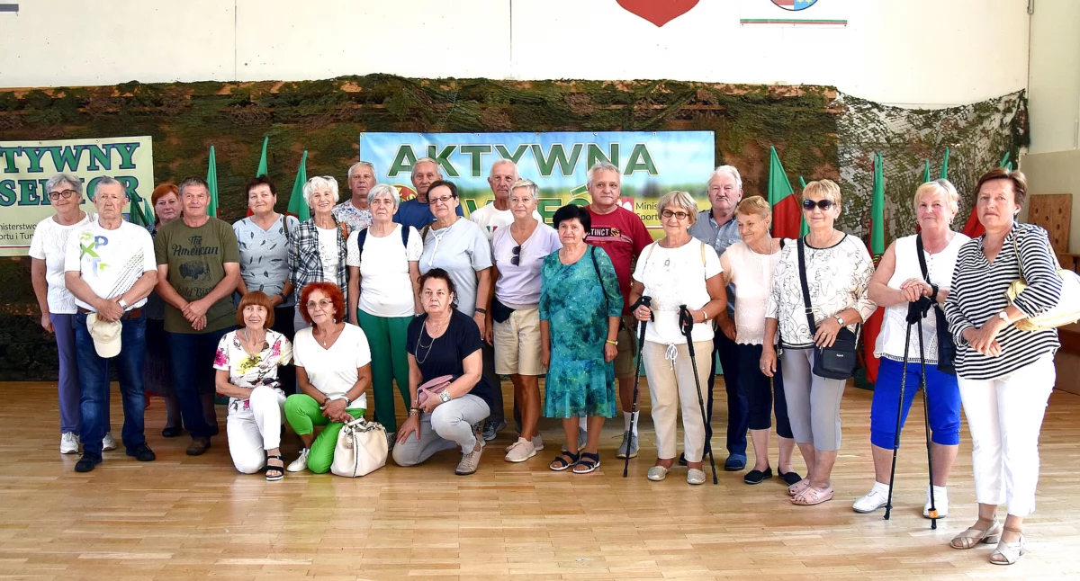 Nasi super seniorzy z 12 pucharami! Impreza sportowo-rekreacyjna Aktywna Wieś - Aktywny Senior