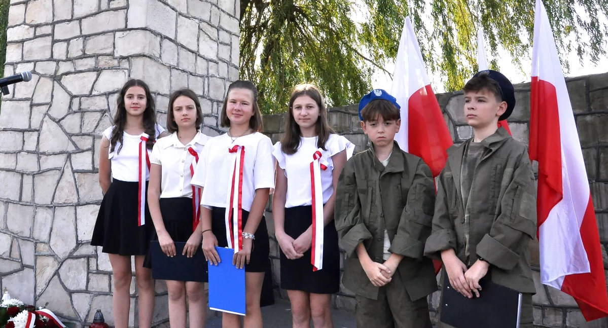 KAZANÓW. W rocznicę wrześniowej walki na ziemi świętej zebranej z pól bitewnych [ZDJĘCIA]