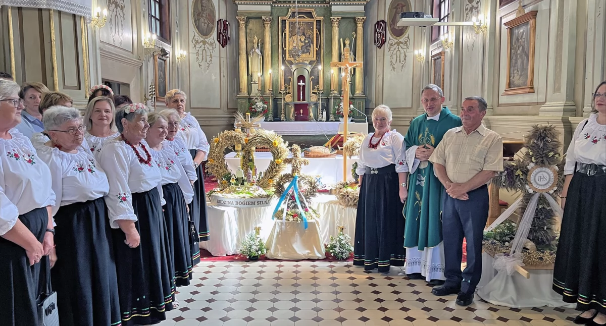 Dożynki w Parafii Lipa w samo południe. Dziękowali za szczęśliwie zebrane plony [ZDJĘCIA]