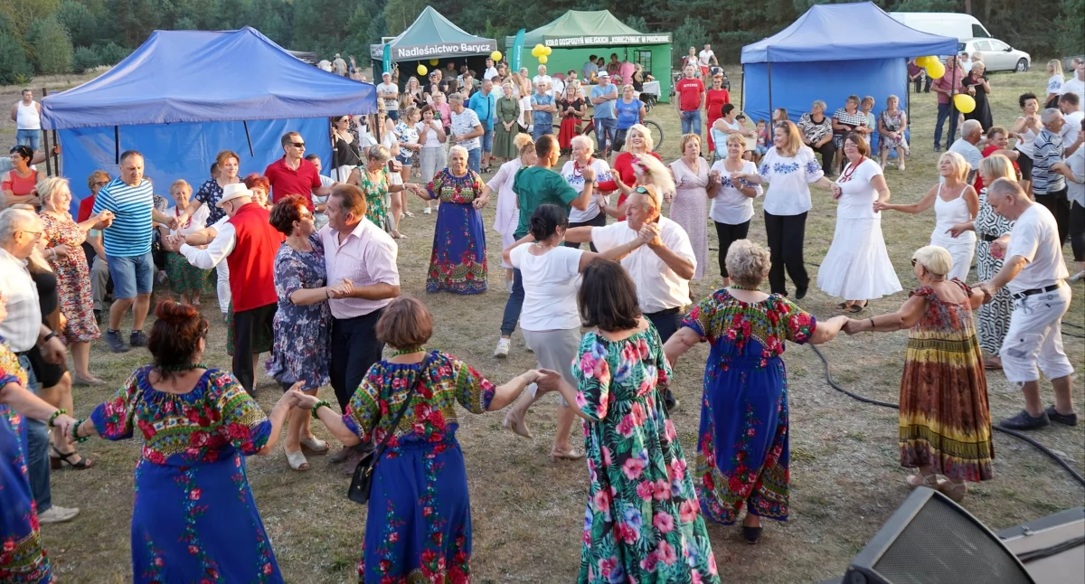 GMINA GOWARCZÓW. Charytatywny piknik edukacyjny hospicjum w Rudzie Białaczowskiej [ZDJĘCIA]
