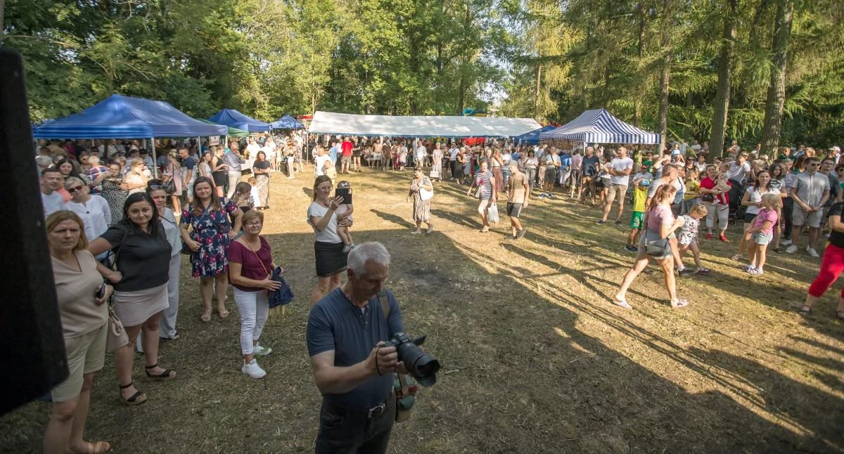 GMINA STĄPORKÓW. Dożynki Parafialne w kościele pw. św. Barbary w Krasnej [GALERIA ZDJĘĆ]