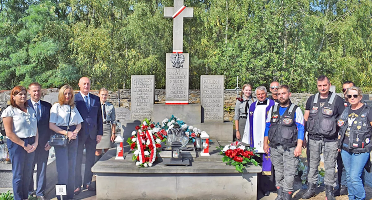 GOWARCZÓW. Mszą święta i kwiatami uczcili bohaterów [ZDJĘCIA]