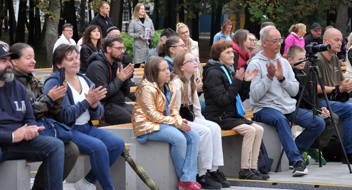 KOŃSKIE. W charytatywnym koncercie wystąpiły tuzy muzyki rozrywkowej [ZDJĘCIA]