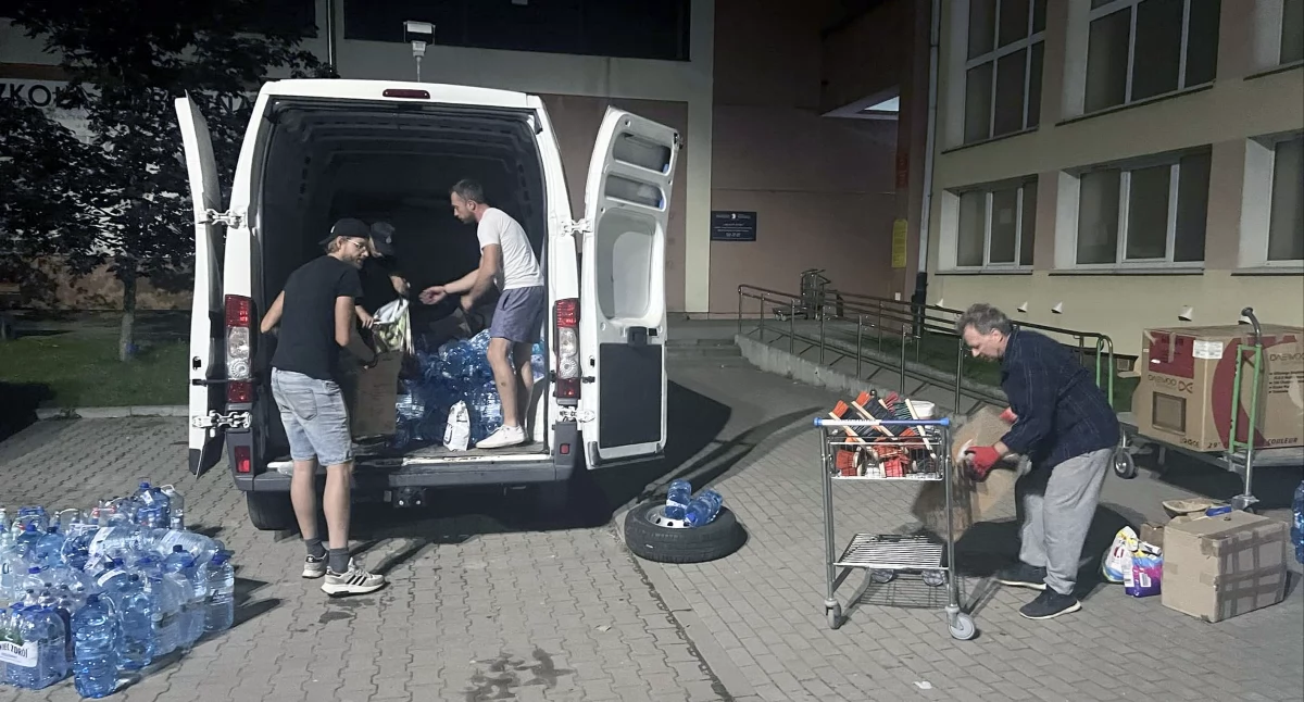 SMYKÓW. RUDA MALENIECKA. Pierwszy transport darów dla powodzian dotarł na miejsce [ZDJĘCIA]