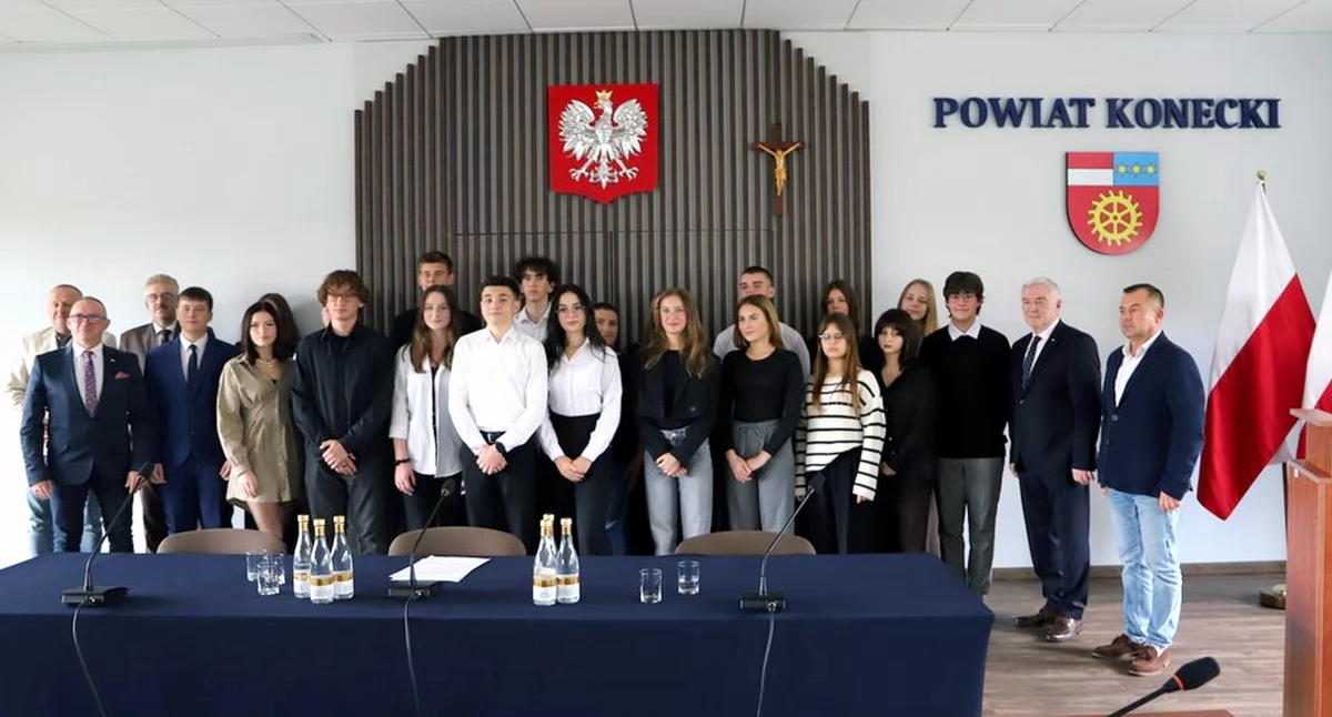 Jest Młodzieżowa Rada Powiatu. Inauguracyjne posiedzenie za nami [ZDJĘCIA]
