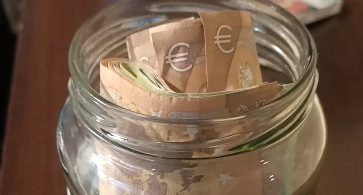 GMINA GOWARCZÓW. Złodziej ukradł prawie 100 tysięcy złotych. Wpadł i grozi mu odsiadka